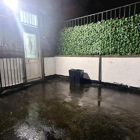 Jk Apartments, Flat 2 Bradford (West Yorkshire)