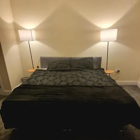 Jk Apartments, Flat 2 *