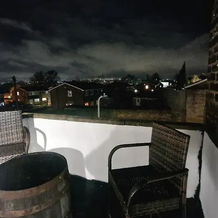 Jk Apartments, Flat 2 *