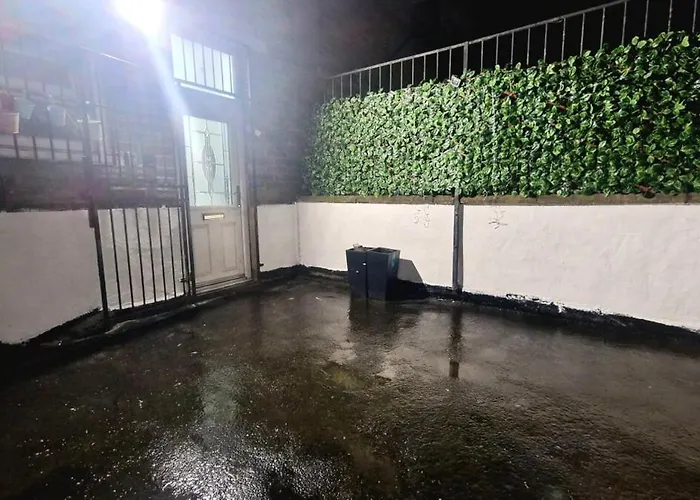 Jk Apartments, Flat 2 Bradford (West Yorkshire)