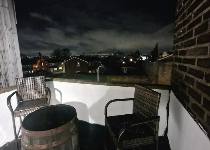 Jk Apartments, Flat 2 *